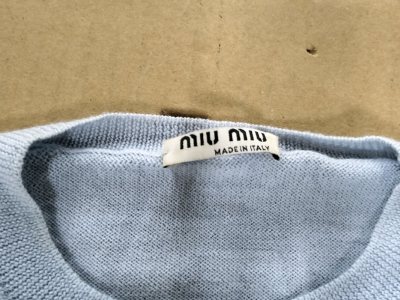 非常好看，也非常感谢，很喜欢，还会再来是正品这个价格比外面便宜，比实体店也便宜，这个网上的东西都很心很干净
