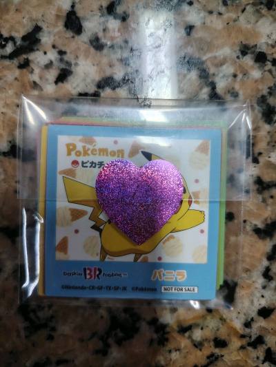 宝可梦最强烈伝DX完全版的蓝色珍稀版凤王入手，还差三张蓝色珍稀，真没想到这个系列最后的十张蓝色会这么难收集，东西顺利到家，感谢任意门