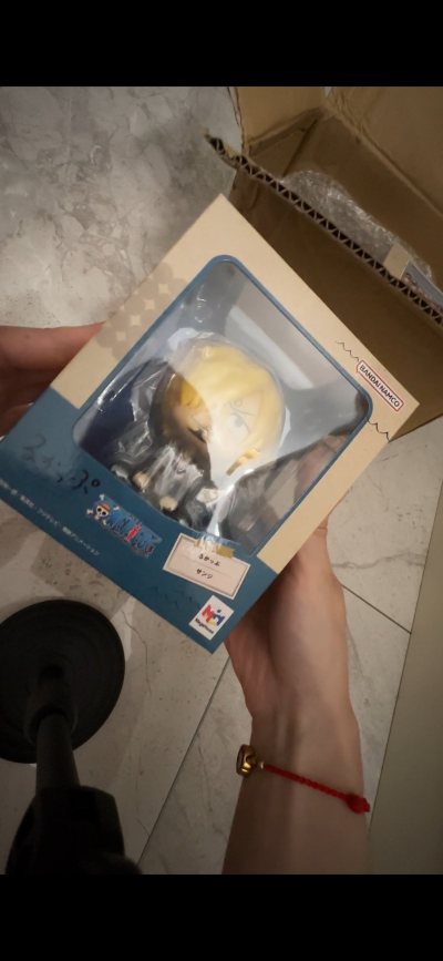超级划算！比在国内买划算好多啊啊啊啊！最近雨天比较潮所以箱子到手的时候没有那么完好，不过填充物塞满了，安全感满满！所以没有影响到本体！手办的何况也是八角尖尖！
并且海关也是秒过！国内揽收速度也很快！第一次体验感非常棒！之后还有几单！希望也跟这次一样完全到手！