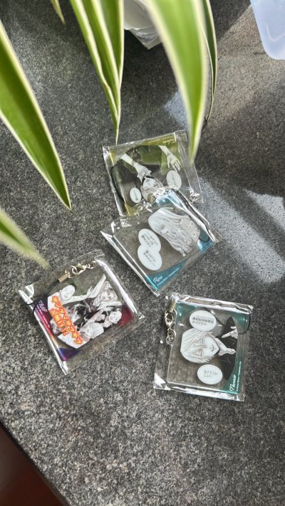 拆开包裹那一刻就被惊艳到了！实物比图片还好看，挂件摸起来质感十足，细节处的也处理得非常精致，完全没有廉价感。使用后效果超棒，完全符合我的期待，这个价位能买到这么优质的商品，真的太值了！