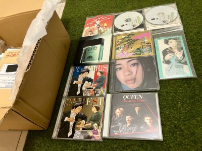 因为想买的cd在别的平台已经“绝版”，就想方设法来切煤app 海淘，加了购物车没几天发现降价了，果断拍下。为了邮费划算凑了很多之前就想买的cd，发现凑cd简直轻而易举根本停不下来（笑）。选了加固，收到真的全是泡沫纸（图2），拆封就拆了半个小时。此处夸奖一下ems的实...