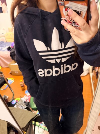 超喜欢啊啊啊啊啊啊啊啊啊啊啊啊！！！现在外面古着店太贵了…还是自己淘划算！！！款式也多！！也方便！超级丝滑就收到了 都很合身！！！