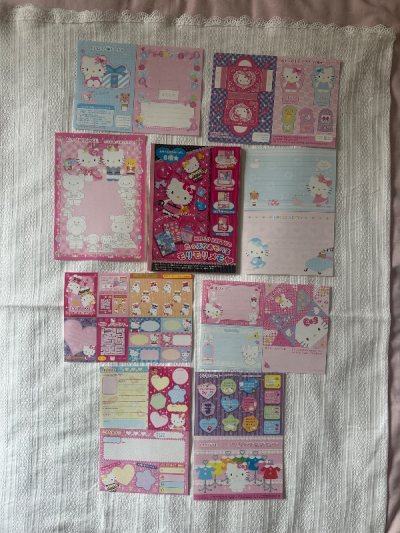 挖到了很喜欢的kitty便签本还有纸片子～用过很多次挖煤姬了还是一如既往的好用，物流速度快！到手非常喜欢！