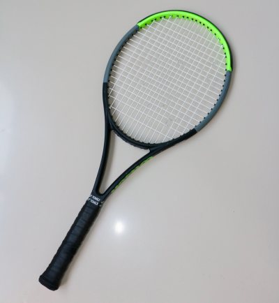 最近入手了Wilson Pro Staff 97，整体表现非常惊喜！力量感十足，适合底线抽球。击球反馈清晰，打起球来很有自信。适合想要提升水平的球友，推荐给和我一样喜欢高质量击球体验的人。