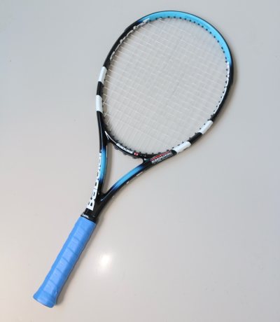 最近入手了Dunlop CX 200，整体表现非常惊喜！挥拍速度快，适合追求进攻的球友。击球反馈清晰，打起球来很有自信。适合想要提升水平的球友，推荐给和我一样喜欢高质量击球体验的人。