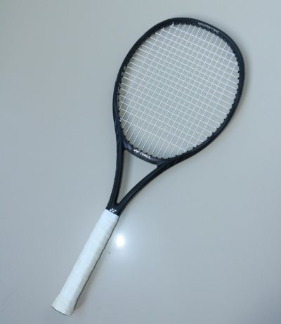 最近入手了Babolat Pure Drive，整体表现非常惊喜！控球精准，适合多拍回合。击球反馈清晰，打起球来很有自信。适合想要提升水平的球友，推荐给和我一样喜欢高质量击球体验的人。