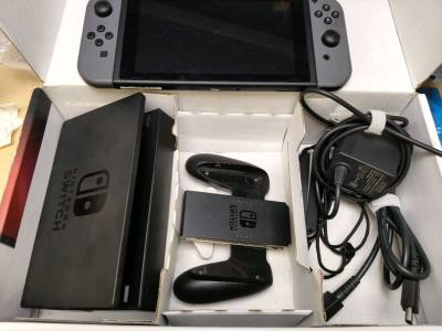 在平台上一直在搜便宜的Switch，最终买到了比预期价格还要低一些的商品。本来有些担心机子的质量问题，但是，挖煤姬的数码检查服务很好的打消了担忧。同时寄过来的的速度也很快，海运大概二十天就到了，箱子也特别牢固！
