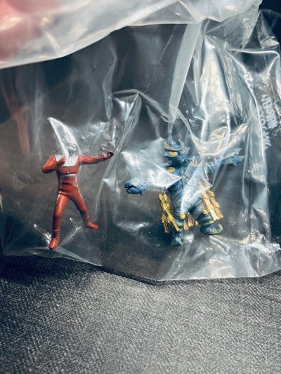 真的太棒了，涂装完美，没有溢色，连最细微的配件都处理得很精致。
造型设计帅气到爆炸，完美还原了角色在作品中的神韵，这个姿势和表情我给满分！包装也非常用心，里三层外三层的，八角尖尖，完美盒到手，安全感十足。