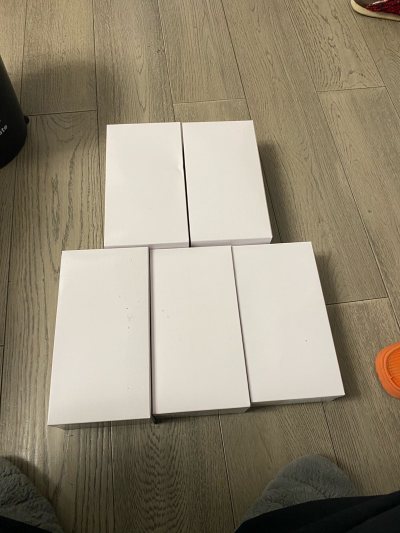 运送速度很快，很满意的一次购物呢，客服态度很专业热情，有问必答，回复也很快，我问了不少问题，他都不觉得烦，都会认真回答我