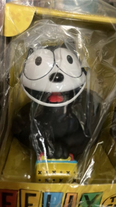 好些个月的前到的一箱。箱子不算大，外箱完整干净无破损。箱内物品无受损都有泡泡纸单独保护。期待下一件。