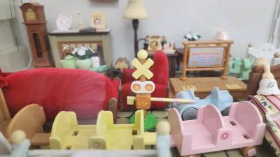 很可爱的小物件，每一个颜色都很鲜艳。放在场景里感觉让整体的画面都灵动起来。已经多次在挖煤姬购物，买到很多心仪的物品。