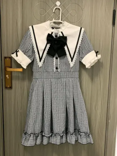 挖煤姬入手的裙子太值了！成色很新几乎无瑕疵，款式复古又百搭，裙子走线工整、细节精致，浅色系温柔又百搭，日常穿或搭配小物都超合适，价格还划算性价比直接拉满，全程物流可查很安心，推荐！