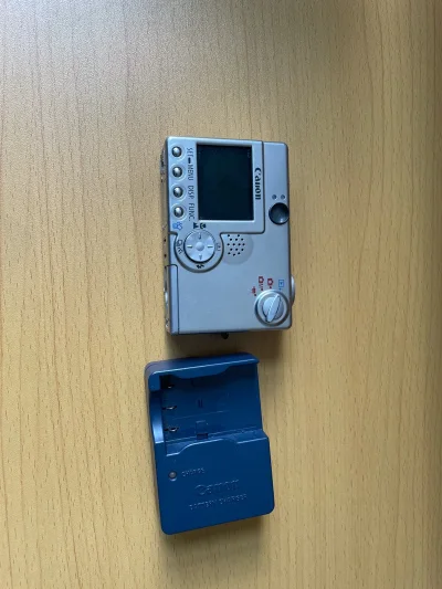 
 作为海淘小白，第一次在挖煤姬淘3台中古CCD竟出乎意料顺畅。中文界面搭配自动翻译功能，在煤炉和雅虎日拍选款时毫无语言障碍，特意避开“操作未确认”的商品，盯着镜头与屏幕细节图下单才放心。
 平台刚好有九折券，叠加免费合单超划算。付完款代拍秒成功，日本仓库入库后选了...