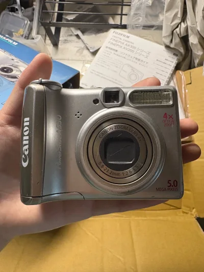 这次就入手两台相机佳能a530是6月份的时候拍的当时不能自主填面单 本来想着放一放等到能填免单再说 结果等了三个月超过储存期了多花了60日元富士av250 这个巨新原盒立马就拍下来 为了凑运费和我的小佳能一起回来打算佳能a530自留！这个佳能a530真的拍照巨好看，...