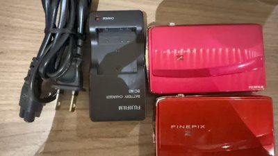 富士Z900EXR经典CCD相机】
1. 1200万像素 5倍光学变焦 3.5英寸触摸屏 EXR传感器技术，低光拍摄表现出色！
2.支持720p高清视频录制，轻松记录生活点滴