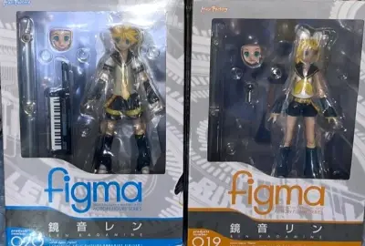 在挖煤姬淘到了好物，镜音双子，虽然是几年手办，仍然非常好看，做工精细又完美，选择走海运二十几天就到了，包装严实，顺利到手。