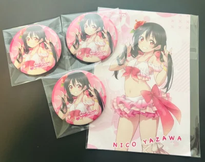 就这个挖爽，超级喜欢一吃一大堆，尤其是ll的卡片在煤炉上又便宜量又大，sukiiiiiii???
有的时候还会挖到一些意想不到的可爱小东西，比如这个大脸小夹子，切的时候只想补充下图鉴，结果收到后萌的我一大跳????
canmake的这个卧蚕盘也是久闻大名了，在吃谷的...