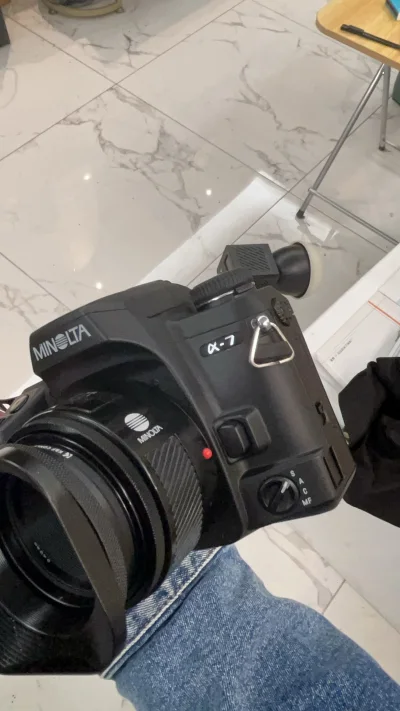 开心开心20天的物流，收到的那一刻只有开心。美能达a7和一个适马微距镜头带来的快乐太多了只有开心
。