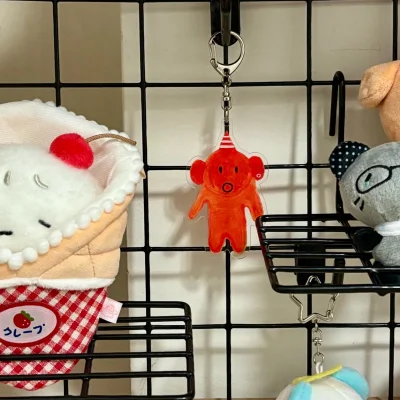 总算蹲到这只绝版的诡异大耳朵生物 还是大好价…别管了 竹蜻蜓运费只要28 达到历史新低 审核比较慢 但是物流速度蛮快的 开心捏 