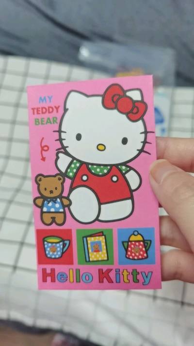 Kitty周边根本买不完。入坑纸片之后。更是琳琅满目买不完。做手帐的素材多到无法想象。美好的时光总是在海淘中产生。