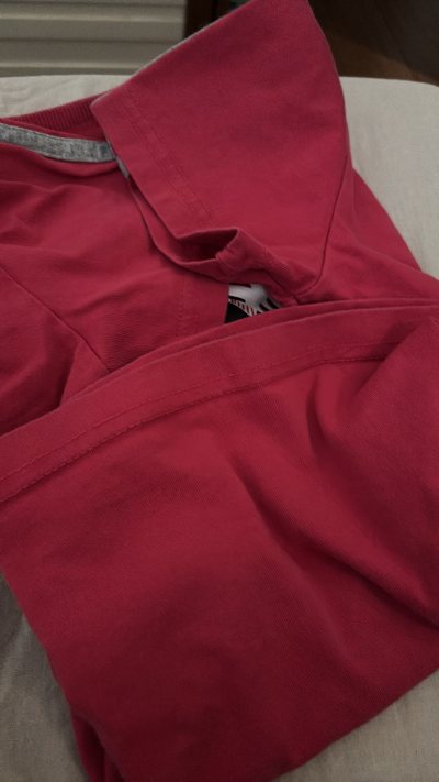 我们城市买不到阿迪达斯，经济发展不行，阿迪达斯都不肯过来开店，但我又很喜欢的，所以感谢挖煤姬让我买到了阿迪达斯，速度快成色新没有任何缺点，爱啊。