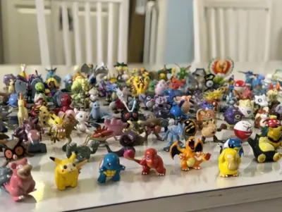这个月拍了一些宝可梦手办玩具☺️太好看了 这些玩具颜值高!和动画片里的精灵刻画的一样。感觉又回到了小时候!现在这些玩具已经绝版很少能买到了。感谢挖煤姬，让我又买到了这些童年的玩具。