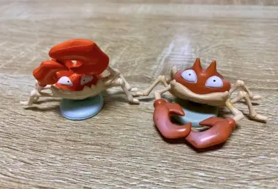 记录我昨天收到的三组玩具 属于宝可梦pvc材质的 非常好看，已经放进柜子里了 。对于宝可梦收藏者来说，收藏它们就是很开心的一件事啦