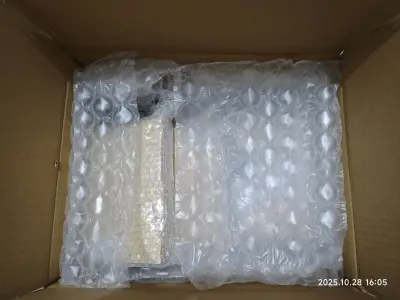 10.2提交合单，10.8日本发出，10.23到上海，10.27派送上门。这次由于是黑胶和CD混装，所以选择了内部基础加固，内件保护的很好，毫发无损，非常满意。