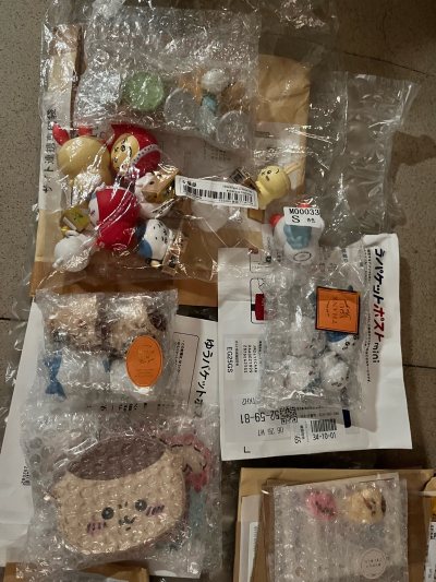 非常美妙的挖煤姬让我旋转。切煤速度非常快，整体体验下来，无论是付钱还是发货的操作都很简单，适合切煤新手，简单易操作好上手，体验感很好。砍价功能非常哇塞，怒赞，让我可以以更低的价格拿下心仪的谷子。付费拍照功能也非常妙，能让我早早直接看到娃。就是手续费很讨厌，希望多多发...