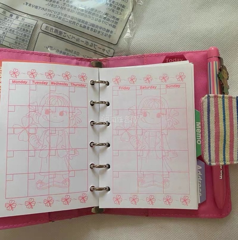 好淘好淘！又买到可爱的小本子！赚到！挖煤姬真的太好淘！拆开快递就被惊喜到！封面是软乎乎fufu材质，印的小图案清晰又可爱，摸起来质感超棒。大小刚好能放进随身包，完全是物超所值！已经推荐给闺蜜，下次要再挖～