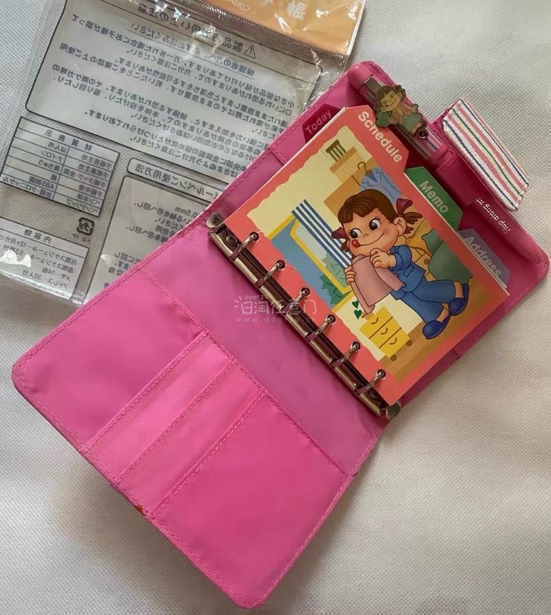 好淘好淘！又买到可爱的小本子！赚到！挖煤姬真的太好淘！拆开快递就被惊喜到！封面是软乎乎fufu材质，印的小图案清晰又可爱，摸起来质感超棒。大小刚好能放进随身包，完全是物超所值！已经推荐给闺蜜，下次要再挖～