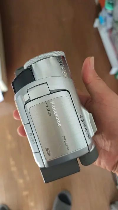 口水尼康fa很久了，一直想弄一台，可惜一直碰不到合适价格的机器。这次日拍描述是机器可能有故障，好在价格挺便宜，赌一下吧，收到测试了一下，没发现有问题，赚了，开心。