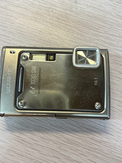 特别满意的一次海淘。这次的衣服切的时候汇率又好，价钱又便宜！！！！
还有一个ccd！！！照片看成色有点旧，但是到手后非常惊喜！！！！而且日拍能秒加价！！！特别安心的拍卖！！！成色还不错就等买配件试机了。
挖煤姬挖煤姬我们喜欢你！！！