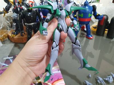 这一款产品是gsc模型战斗伊库萨，已经是拼装好的状态，因为快递没有仔细包装，导致一些位置断了，体验一般