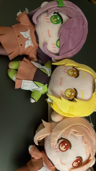 很萌的娃，但是下单之后就刷到更好价的娃set，哈哈已经晚了（悲）但是真的很萌，即使脸歪了也挡不住很萌（嗯