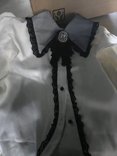 最近在挖煤姬的两次购物体验都让我非常满意！第一次买的衣服是一件黑白配色的洛丽塔风格套装，设计精致，细节感十足，蕾丝、蝴蝶结和心形装饰都很有质感。面料柔软舒适，版型也很合身，穿起来既可爱又不失优雅，完全符合我的预期。
 
第二次买的是几款CANMAKE的化妆品，包括眼...