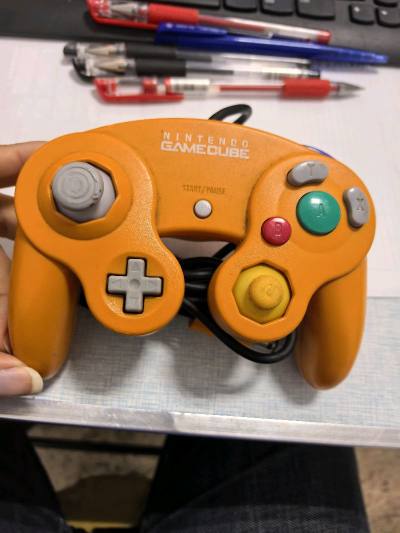 这次来的是游戏手柄配件—NGC和N64，设计非常有创意，握上去的手感非常不错，打机体验快速提升，手柄都打包的很好，没人任何磕碰货裂纹。一次愉快的购物。