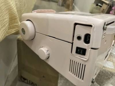 这次日淘我选择了挖煤姬平台，参与了积分抵扣运费活动，很划算走的是可追踪小航空路特别快，一周左右就收到了。我和朋友一起买了缝纫机。这是在挖煤姬app下单的第二十五单啦，经常可以领取到了很多优惠券，价格很划算，路线时效很快，有很多分享活动，获得的积分可以抵扣运费！！包裹...