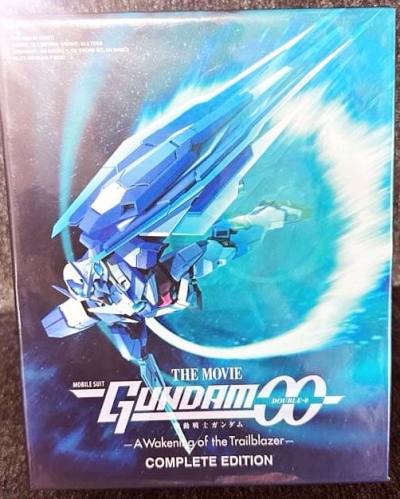 好价淘到一个00剧场版套装，虽然是已拆封，结果运输还把封套压裂了，实在是无语，只能继续找一个好点状态的了。
继续在收集人物扭蛋的路上越走越远，哈哈，也算是好价了。