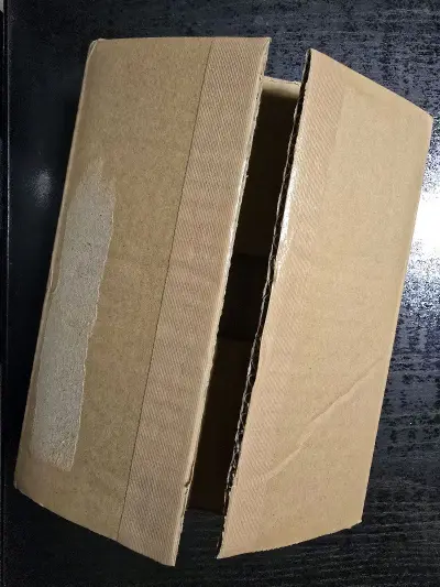 种草了好久genten的钱包，终于在挖煤姬圆梦了！作为日淘小白，全程没踩一点坑，中文界面清晰易懂，商品详情一键翻译，完全不用发愁语言问题，下单流程顺得不像话，刚付款就显示代拍成功，效率绝了 。
收到包裹时太惊喜了！纸箱厚实得很，里面的气泡膜裹了一层又一层，钱包一点磕...