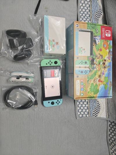 包装很仔细，物品无损坏，描述跟卖家说的基本相符，就是没充电器，有点遗憾，功能都正常，就是物流时间太长。