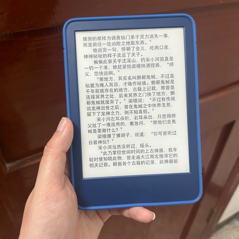 喜欢了好久2022青春版牛仔蓝，一直淘不到成色好的
没想到在这里遇到了，还有原装的保护壳
小蓝真的太貌美了?，拿到手已经美美看上书了
很愉快的购物体验！