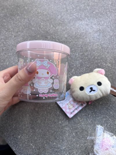 好可爱的女仆罐，卖家发货很快哦。物流还可以，选择竹蜻蜓plus包税路线，差不多十几天就到国内了。包装的很仔细，宝贝没有瑕疵哦