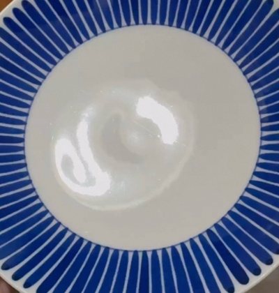 最喜欢的盘子终于跋山涉水抵达，15cm的尺寸也是最适合日常使用的，美滋滋拆开甚至盘子上还有哈气，希望能继续买到满意的东西