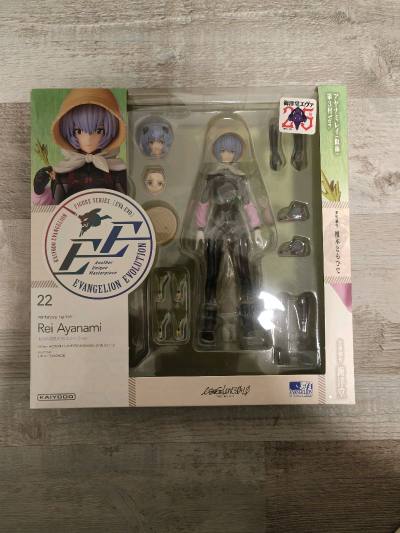 物流速度比想象中快，清关只用了2天就放行。手办的关节是隐藏式设计，转动的时候不会看到明显的缝隙，颜值超高。配件给得很全，替换手、特效件一个不少，能解锁好几种摆放方式，玩了一下午都没腻。