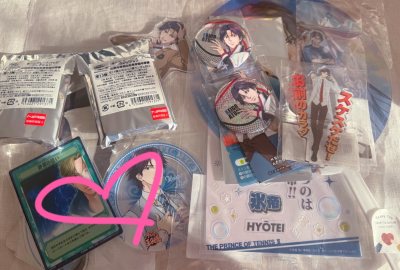 这次清货都是网王的谷子，最开心的是捡漏了一个2020立牌，好难收啊，这次终于让我在挖煤姬成功蹲到了！这次依旧是选择了竹蜻蜓，速度很快，一周时间就收到啦～性价比高高，而且挖煤姬每次的包装都很细心，内部有很多气泡纸填充，安全感满满！