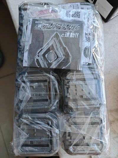 这次买了很多新品，迪迦英雄勇像，食玩还有扭蛋，打包给给力，没有一点盒损，十分牢固，物流很快就到了，日常好评，满分