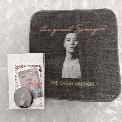 在挖煤姬入手的这批BIGBANG周边超惊喜!从小卡、照片到玩偶、小挂件，品类超全。卖家发的图片清晰明了，讲价也非常爽快。包裹包装严实，气泡膜裹得满满当当，到手一点没损坏。用的竹蜻蜓专线物流，时效非常不错，下次有需求还用竹蜻蜓。挖到这么多周边，太满足啦!!