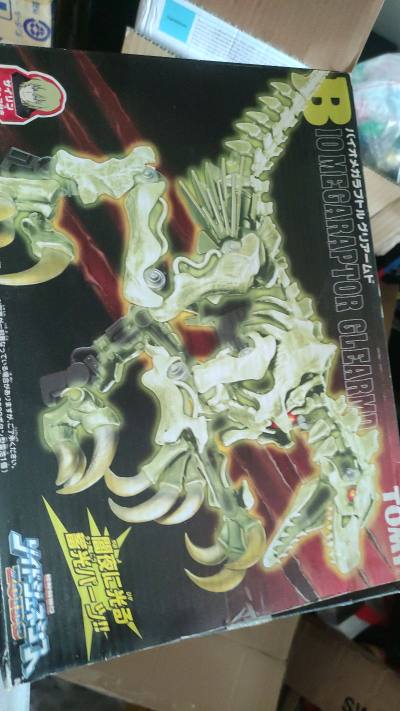 哈哈 买了很多 每次都是一大堆 一大箱到后 物流不错很快 安全便捷 组装简单 造型不错 很喜欢 一只只