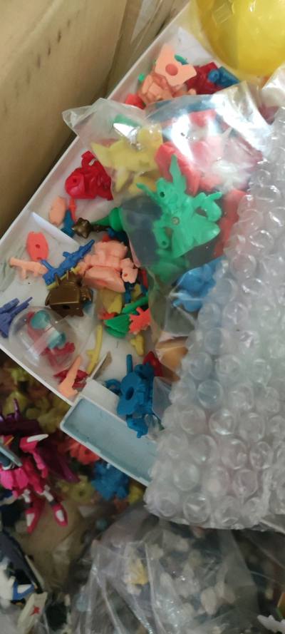 购物使人愉悦，从小喜欢模型玩具的我 每次都会买很多很多 不论手办 拼装模型 还是扭蛋食玩盒蛋质量 只要喜欢就买。